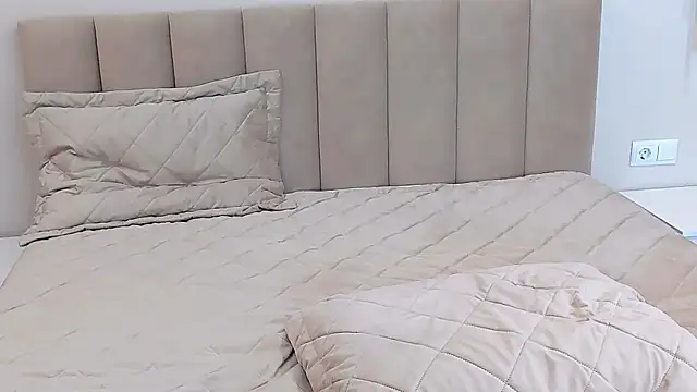 lulu wolf online show from 04/21/26, 02:51