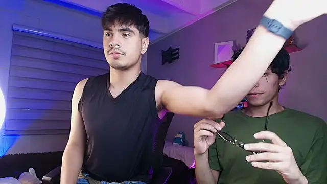 thiago rockwelll online show from 10/03/25, 07:49