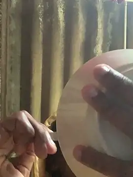 Snapshot of DManL chatting on 05/22/26, 05:14 DManL online show from 05/22/26, 05:14