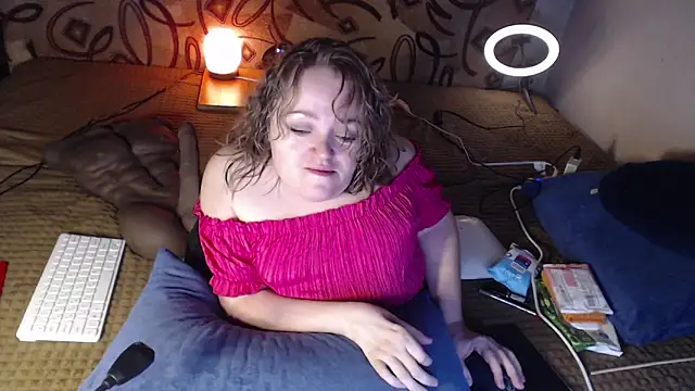 MiniNatalie online show from 01/25/25, 04:03