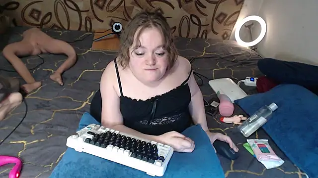 MiniNatalie online show from 02/21/25, 07:34