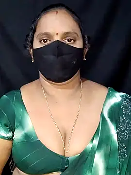 Snapshot of vintage-vibs chatting on 01/09/25, 05:44 vintage-vibs online show from 01/09/25, 05:44