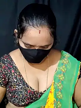 Snapshot of vintage-vibs chatting on 01/10/25, 03:18 vintage-vibs online show from 01/10/25, 03:18