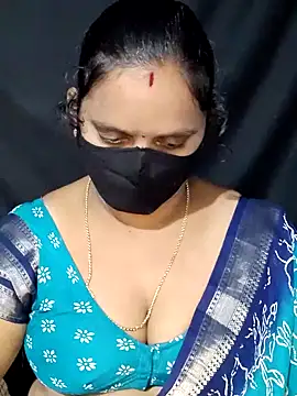 Snapshot of vintage-vibs chatting on 01/11/25, 05:31 vintage-vibs online show from 01/11/25, 05:31