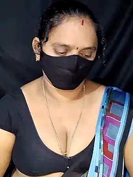 Snapshot of vintage-vibs chatting on 01/12/25, 05:44 vintage-vibs online show from 01/12/25, 05:44