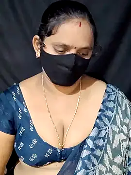 Snapshot of vintage-vibs chatting on 01/16/25, 04:28 vintage-vibs online show from 01/16/25, 04:28