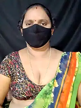 Snapshot of vintage-vibs chatting on 01/17/25, 04:49 vintage-vibs online show from 01/17/25, 04:49