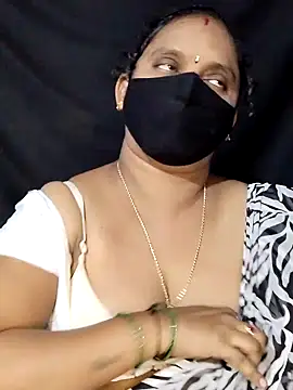 Snapshot of vintage-vibs chatting on 01/18/25, 06:10 vintage-vibs online show from 01/18/25, 06:10