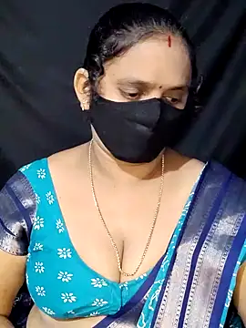 Snapshot of vintage-vibs chatting on 01/20/25, 05:59 vintage-vibs online show from 01/20/25, 05:59