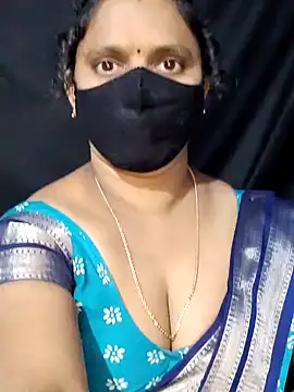 Snapshot of vintage-vibs chatting on 01/21/25, 12:04 vintage-vibs online show from 01/21/25, 12:04