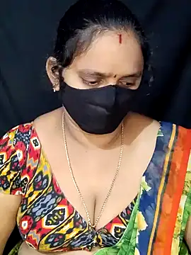 Snapshot of vintage-vibs chatting on 01/22/25, 10:37 vintage-vibs online show from 01/22/25, 10:37