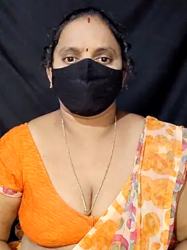 Snapshot of vintage-vibs chatting on 01/23/25, 05:52 vintage-vibs online show from 01/23/25, 05:52