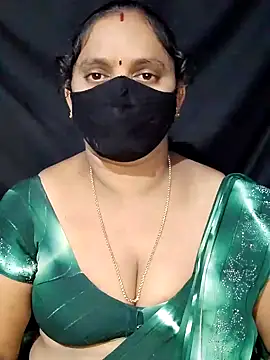 Snapshot of vintage-vibs chatting on 01/24/25, 05:53 vintage-vibs online show from 01/24/25, 05:53