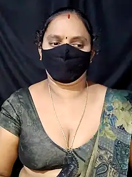 Snapshot of vintage-vibs chatting on 01/25/25, 06:35 vintage-vibs online show from 01/25/25, 06:35