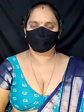 Snapshot of vintage-vibs chatting on 01/31/25, 05:42 vintage-vibs online show from 01/31/25, 05:42