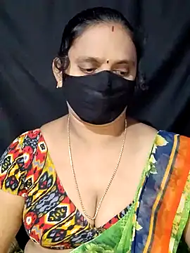 Snapshot of vintage-vibs chatting on 02/01/25, 05:18 vintage-vibs online show from 02/01/25, 05:18