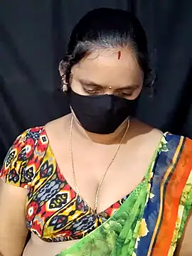 Snapshot of vintage-vibs chatting on 02/01/25, 06:19 vintage-vibs online show from 02/01/25, 06:19