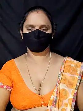 Snapshot of vintage-vibs chatting on 02/06/25, 04:31 vintage-vibs online show from 02/06/25, 04:31