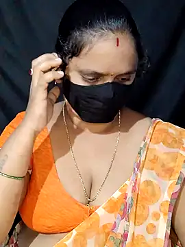 Snapshot of vintage-vibs chatting on 02/06/25, 08:23 vintage-vibs online show from 02/06/25, 08:23