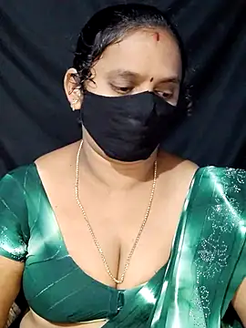 Snapshot of vintage-vibs chatting on 02/13/25, 03:29 vintage-vibs online show from 02/13/25, 03:29