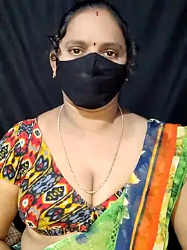 Snapshot of vintage-vibs chatting on 02/14/25, 05:09 vintage-vibs online show from 02/14/25, 05:09