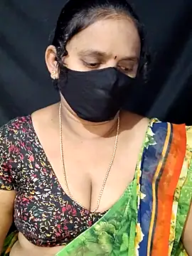 Snapshot of vintage-vibs chatting on 02/21/25, 11:22 vintage-vibs online show from 02/21/25, 11:22