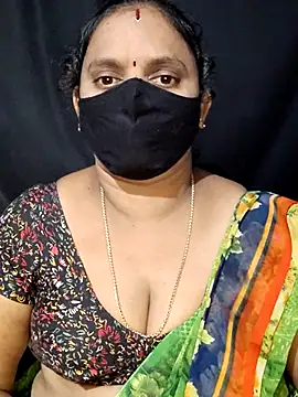 Snapshot of vintage-vibs chatting on 02/21/25, 05:53 vintage-vibs online show from 02/21/25, 05:53