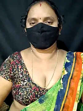 Snapshot of vintage-vibs chatting on 02/26/25, 05:39 vintage-vibs online show from 02/26/25, 05:39