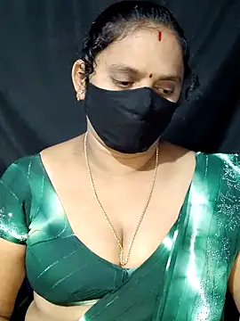 Snapshot of vintage-vibs chatting on 03/01/25, 05:49 vintage-vibs online show from 03/01/25, 05:49