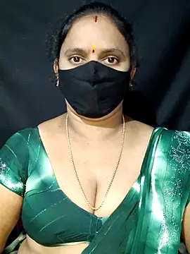 Snapshot of vintage-vibs chatting on 03/02/25, 04:39 vintage-vibs online show from 03/02/25, 04:39