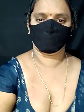 Snapshot of vintage-vibs chatting on 03/03/25, 05:50 vintage-vibs online show from 03/03/25, 05:50