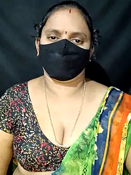 Snapshot of vintage-vibs chatting on 03/05/25, 06:01 vintage-vibs online show from 03/05/25, 06:01