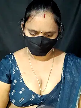 Snapshot of vintage-vibs chatting on 03/08/25, 05:54 vintage-vibs online show from 03/08/25, 05:54