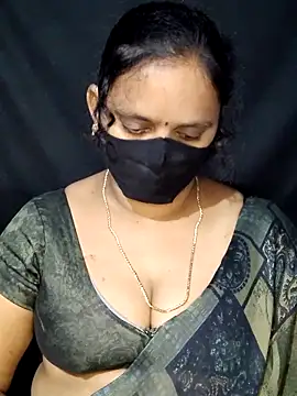 Snapshot of vintage-vibs chatting on 03/09/25, 12:53 vintage-vibs online show from 03/09/25, 12:53