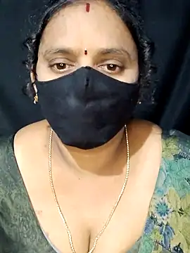 Snapshot of vintage-vibs chatting on 03/09/25, 06:00 vintage-vibs online show from 03/09/25, 06:00