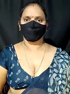 Snapshot of vintage-vibs chatting on 03/13/25, 04:49 vintage-vibs online show from 03/13/25, 04:49