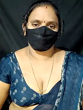 Snapshot of vintage-vibs chatting on 03/13/25, 06:01 vintage-vibs online show from 03/13/25, 06:01