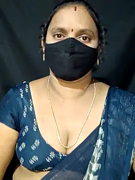 Snapshot of vintage-vibs chatting on 03/19/25, 05:50 vintage-vibs online show from 03/19/25, 05:50