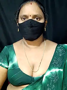 Snapshot of vintage-vibs chatting on 03/22/25, 05:41 vintage-vibs online show from 03/22/25, 05:41