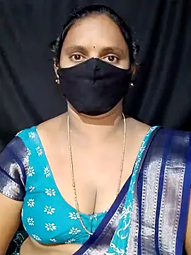 Snapshot of vintage-vibs chatting on 09/10/25, 04:56 vintage-vibs online show from 09/10/25, 04:56