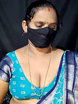 Snapshot of vintage-vibs chatting on 09/10/25, 05:46 vintage-vibs online show from 09/10/25, 05:46