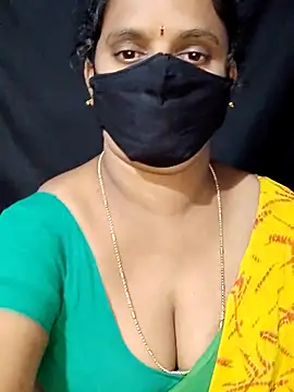 Snapshot of vintage-vibs chatting on 09/12/25, 06:24 vintage-vibs online show from 09/12/25, 06:24