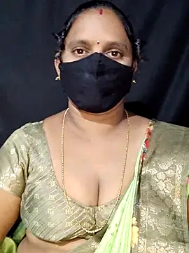 Snapshot of vintage-vibs chatting on 09/25/25, 05:49 vintage-vibs online show from 09/25/25, 05:49