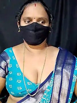 Snapshot of vintage-vibs chatting on 09/30/25, 04:50 vintage-vibs online show from 09/30/25, 04:50