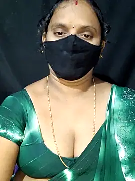 Snapshot of vintage-vibs chatting on 10/04/25, 06:06 vintage-vibs online show from 10/04/25, 06:06