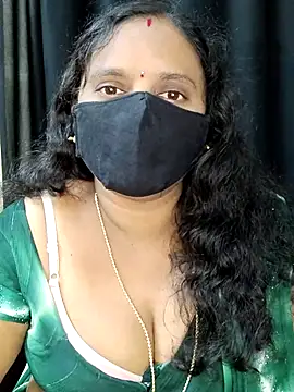 Snapshot of vintage-vibs chatting on 10/16/25, 05:47 vintage-vibs online show from 10/16/25, 05:47