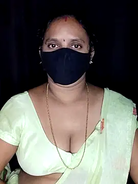 Snapshot of vintage-vibs chatting on 10/22/25, 05:45 vintage-vibs online show from 10/22/25, 05:45