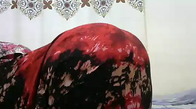 Snapshot of Cumslut16__ chatting on 01/25/25, 08:00 Cumslut16   online show from 01/25/25, 08:00