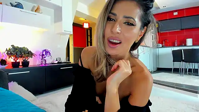 Snapshot of MissSmiley26 chatting on 02/01/25, 12:18 MissSmiley26 online show from 02/01/25, 12:18