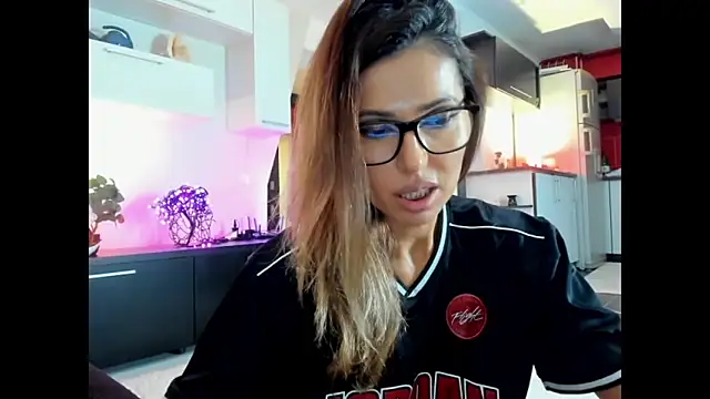 Snapshot of MissSmiley26 chatting on 10/10/25, 09:25 MissSmiley26 online show from 10/10/25, 09:25